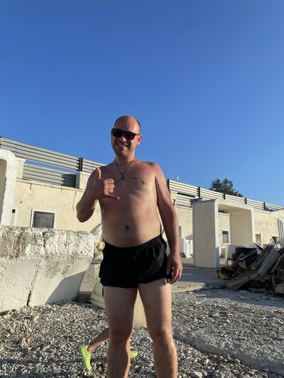  ,   AleX, 37 ,   ,   , 
