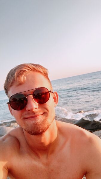  ,   Anton, 24 ,   ,   