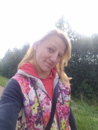  ,   Anna, 35 ,  