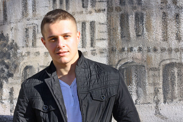  ,   Viktor, 33 ,   ,   , c 