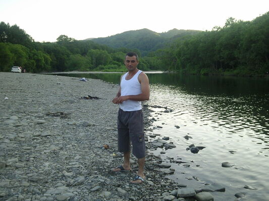  ,   Hrach, 46 ,     , c 