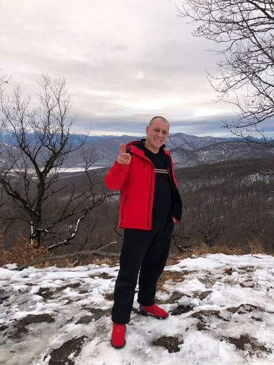  ,   Viktor, 47 ,   ,   