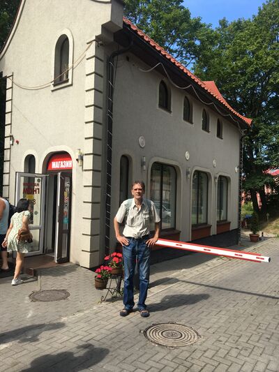  ,   Dmitriy, 60 ,   ,   