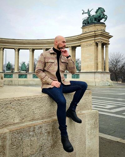  ,   Alex, 41 ,   ,   