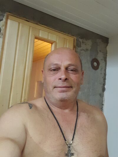  ,   Viktor, 53 ,   c 