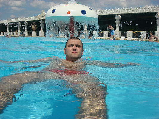  ,   Nik, 35 ,   