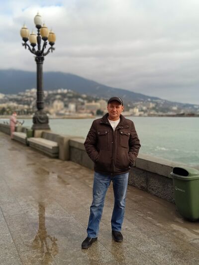  ,   Viktor, 46 ,   ,   
