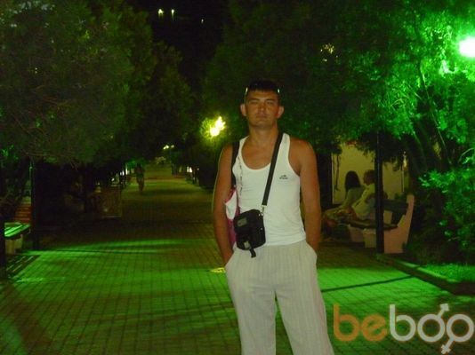  -,   Viktor, 44 ,   