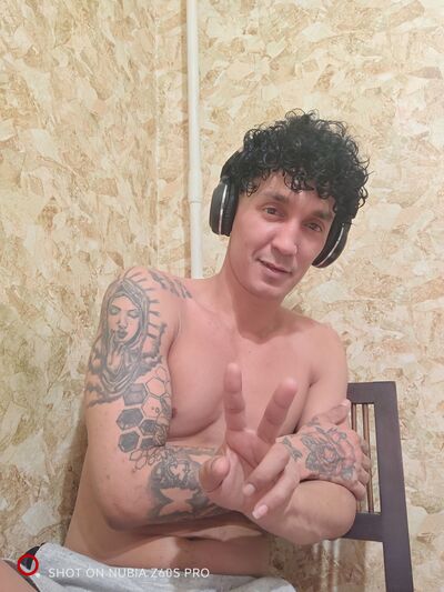  ,   Maikol, 32 ,   c 