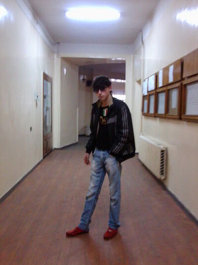  ,   Gevor, 32 ,   