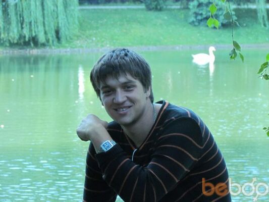  ,   Grek, 32 ,  