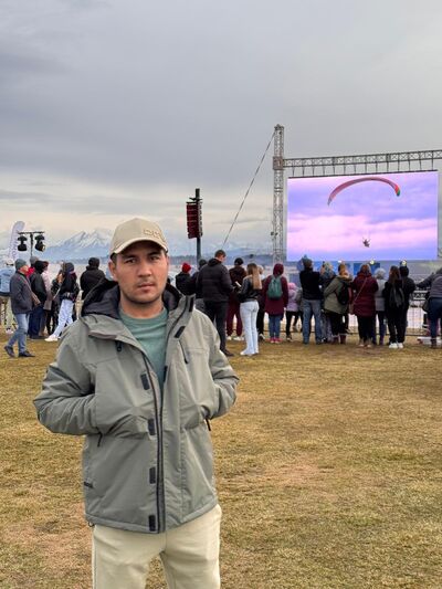  Zakopane,   Sardorjon, 31 ,   ,   , c , 