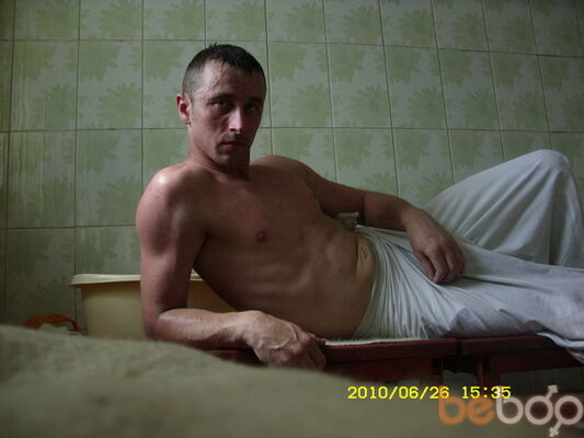  ,   Wiktor, 42 ,   