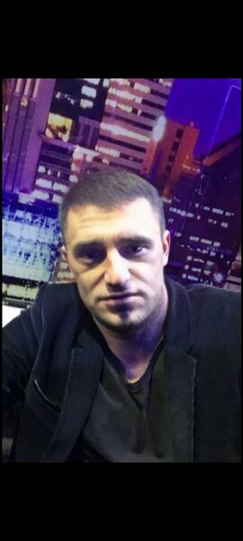  ,   Viktor, 39 ,   ,   