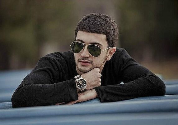  ,   Gagik, 35 ,   ,   