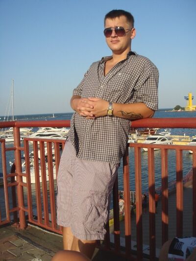  ,   Denis, 33 ,   