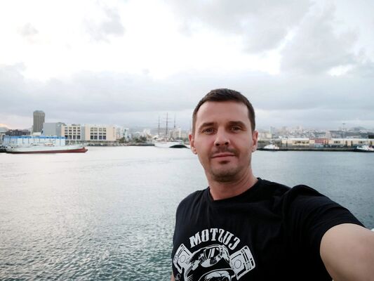  ,   Vladimir, 42 ,   ,   