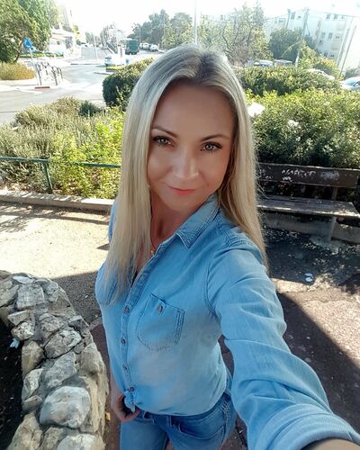  ,   Victoria, 46 ,   ,   , c 