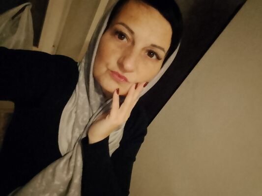  ,   Lilia, 48 ,   ,   