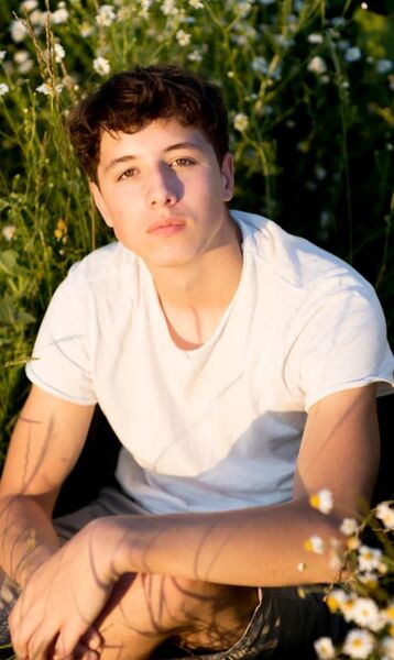  ,   Adrian, 22 ,   ,   