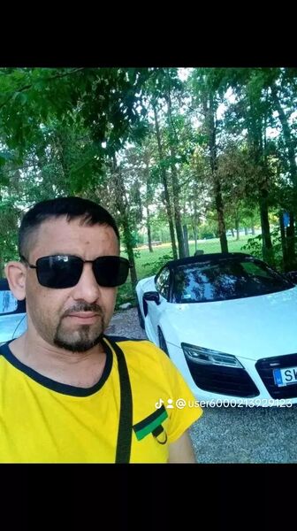 ,   Artur, 37 ,   ,   