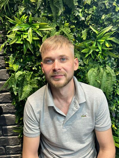  ,   Denis, 33 ,   ,   , c , 