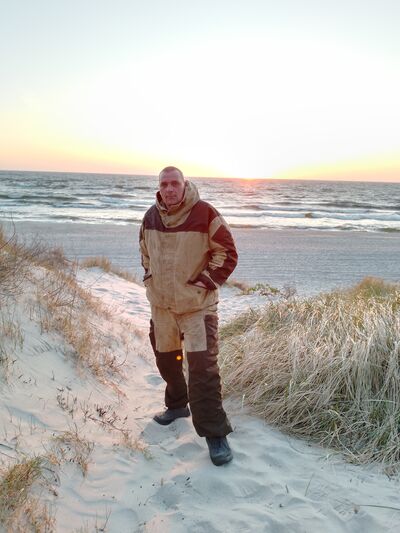 ,   Viktor, 35 ,   ,   