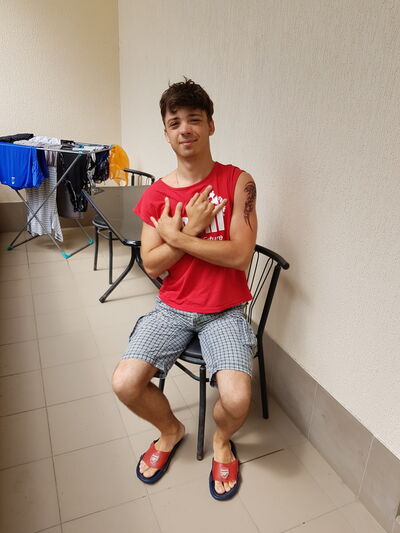  ,   Maxik, 27 ,   ,   , c 