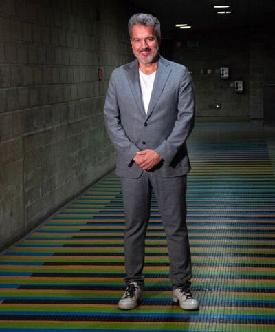  ,   Victor, 61 ,   c 