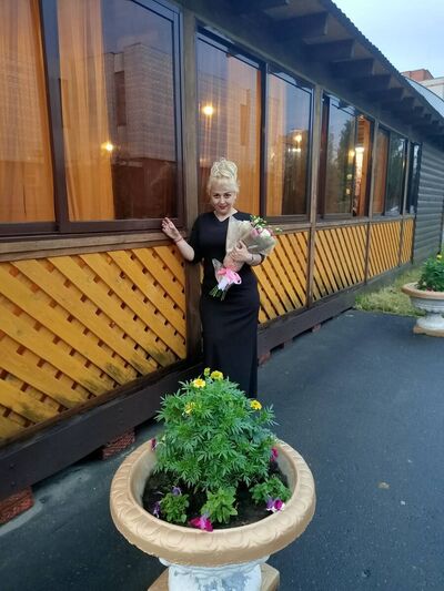 ,   Mila, 43 ,  