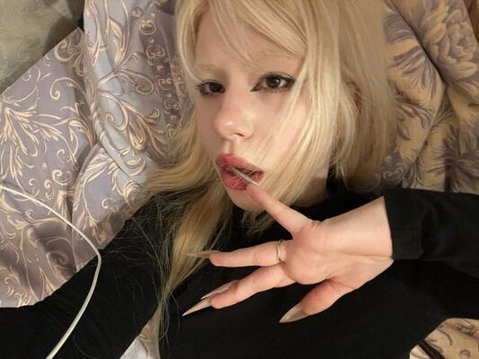  -,   Angelina, 21 ,   ,   , 