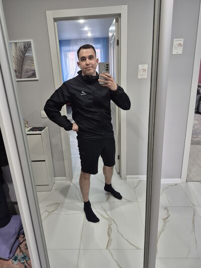  ,   Mikhail, 32 ,   ,   