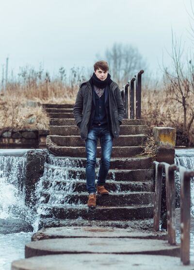  ,   Anton, 37 ,   ,   , c 