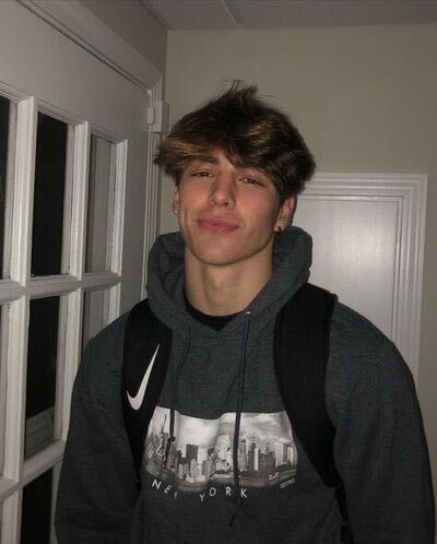  ,   Maksim, 23 ,   ,   , c 