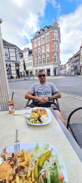  ,   Alex, 40 ,   c , 