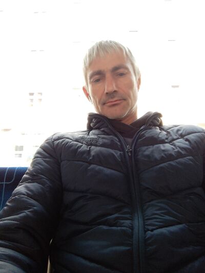  Rosengarten,   Liviu, 46 ,   c 