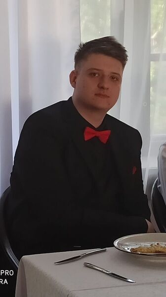  ,   Alexander, 21 ,   c 
