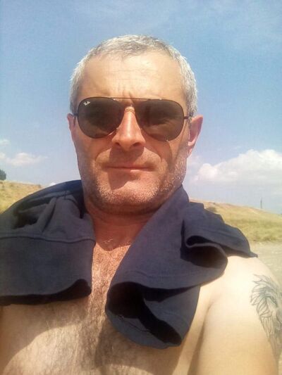  ,   Davit, 47 ,   ,   