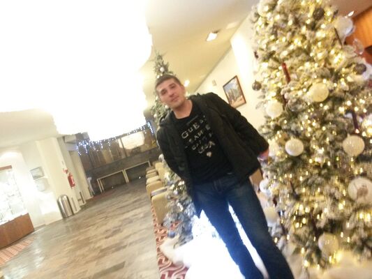  ,   Sergej, 46 ,   