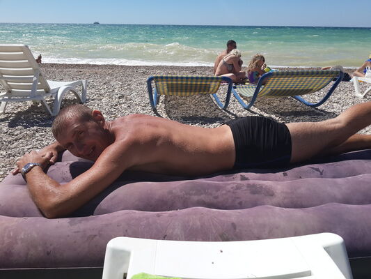  ,   Den, 43 ,   