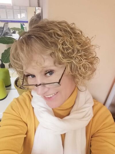  ,   Lara, 64 ,   ,   
