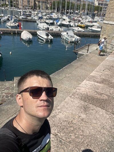  ,   Mikhail, 34 ,   ,   