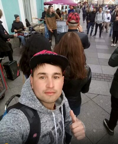  ,   Akbar JON, 34 ,     , c 
