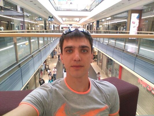  ,   Maxim, 39 ,   