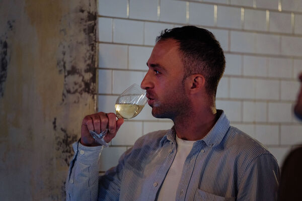  ,   Anton, 37 ,   ,   , c , 