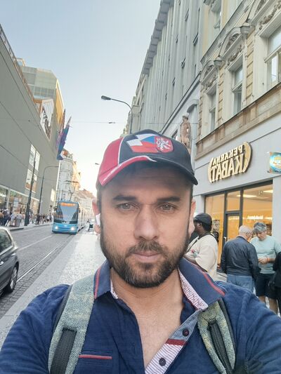  Praha,   Akhmad, 37 ,   ,   
