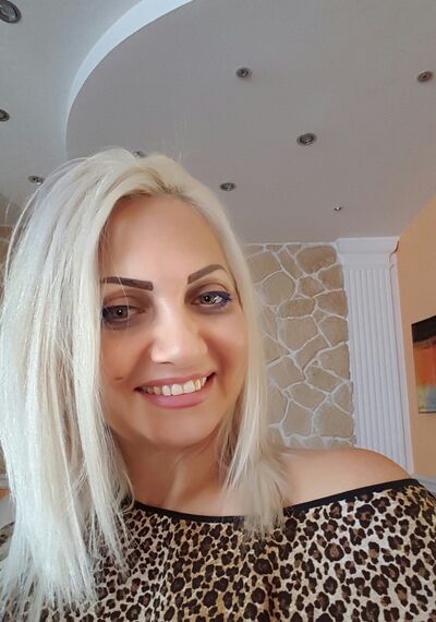  ,   Tania, 52 ,   ,   , c 