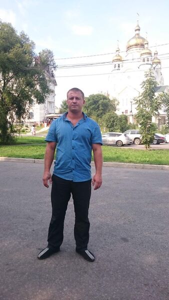  ,   Viktor, 40 ,  