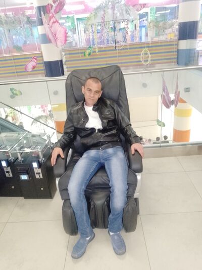  ,   Artem, 42 ,   ,   