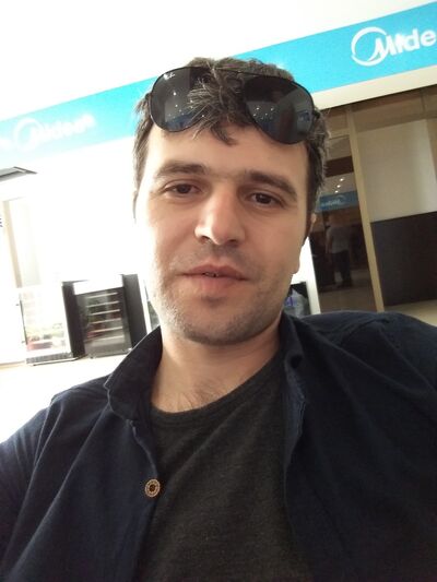  ,   B R A D, 41 ,   